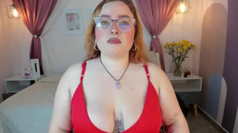 Carolinee  online show from September 10, 4:46 am