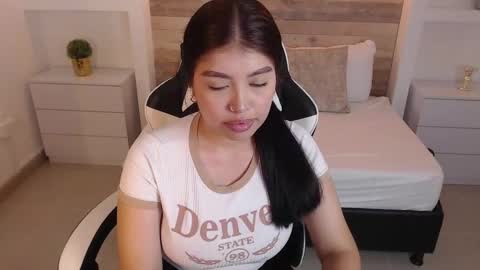 Snapshot of carriepink_ chatting on September 23, 2:11 pm carriepink_ online show from September 23, 2:11 pm