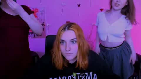 casey_meow_ online show from April 10, 9:03 am