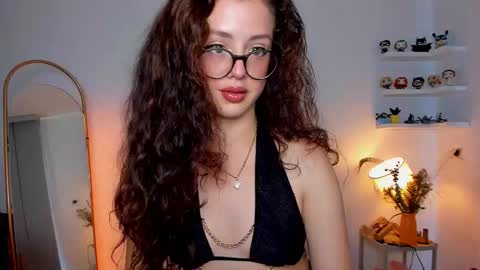 Cassie online show from November 19, 4:28 pm