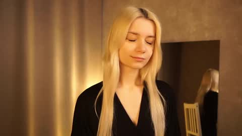 Cassie online show from March 4, 2:32 pm