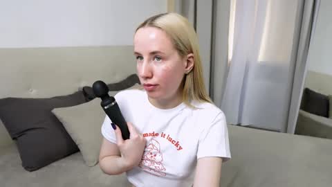 Cassie online show from December 2, 9:46 pm