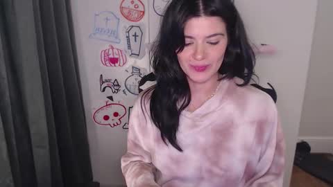 Snapshot of cassiealvarez chatting on October 13, 4:25 am cassiealvarez online show from October 13, 4:25 am