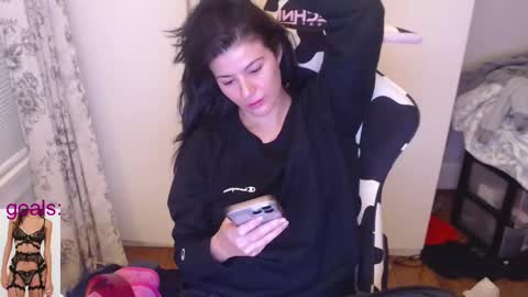 Snapshot of cassiealvarez chatting on September 25, 5:36 am cassiealvarez online show from September 25, 5:36 am