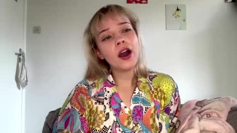 Olivia online show from April 10, 7:46 am