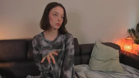 Snapshot of cassisland chatting on October 15, 1:01 pm cassandra online show from October 15, 1:01 pm