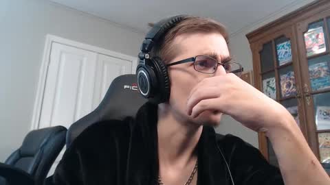 casuallycorrupt online show from December 21, 10:32 am