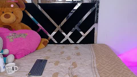 Catalina  online show from April 11, 12:48 am