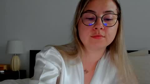 Kat online show from July 3, 12:43 pm