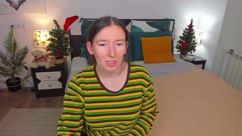 Snapshot of catherinewalls chatting on January 14, 5:08 am Catrin online show from January 14, 5:08 am