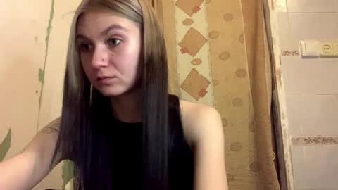 Snapshot of catinagaznes chatting on October 19, 9:19 pm Lola online show from October 19, 9:19 pm
