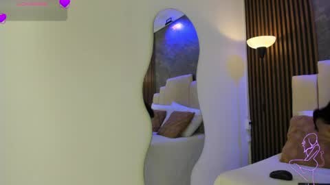 catiusca_reyes_03 online show from April 6, 11:44 am