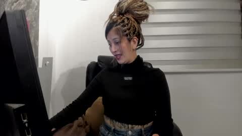 CATT EVANS online show from October 9, 12:05 am