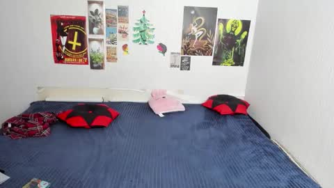 cattie_w_ online show from March 14, 2:48 am