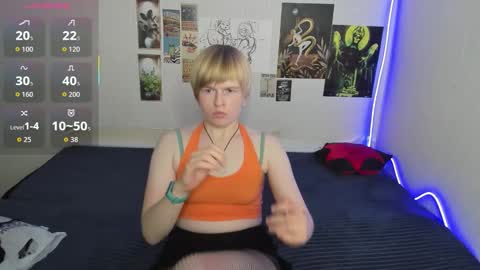 cattie_w_ online show from December 3, 1:37 am