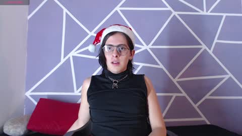 cava_pretty online show from December 23, 7:38 am