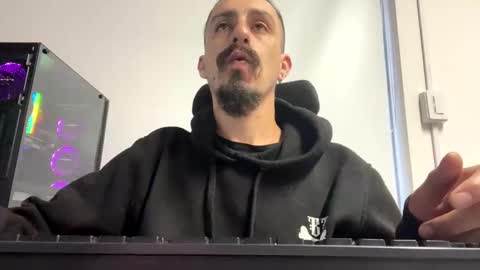 cayu_frensh94 online show from December 16, 10:24 pm