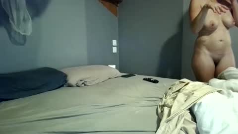 cclovefrench online show from April 28, 9:08 pm