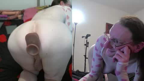 Snapshot of cdadalyn chatting on October 13, 7:43 am Adalyn online show from October 13, 7:43 am