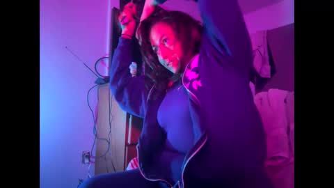 cece_vibez online show from December 22, 11:06 am