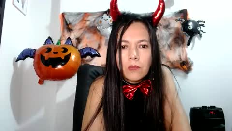 Snapshot of cecihotty4u chatting on September 30, 3:17 am ceci online show from September 30, 3:17 am