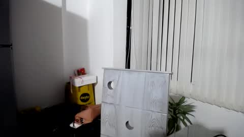 Snapshot of cecihotty4u chatting on March 3, 1:53 am ceci online show from March 3, 1:53 am