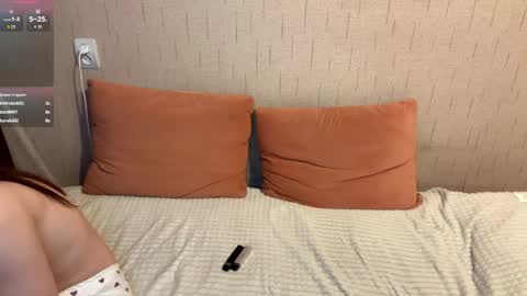 Gina and Dora online show from April 18, 7:07 pm