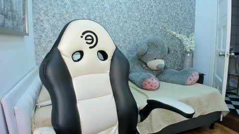 Sofia online show from December 13, 7:53 pm