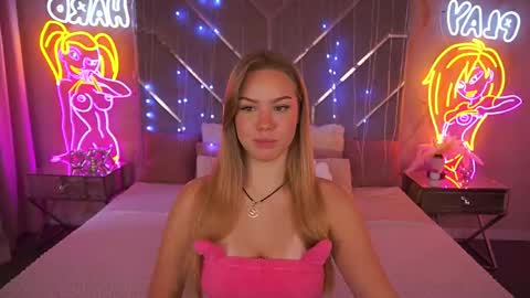 celestenoirr online show from June 1, 7:42 am