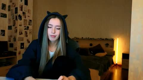 my name is Eva online show from January 14, 7:22 pm