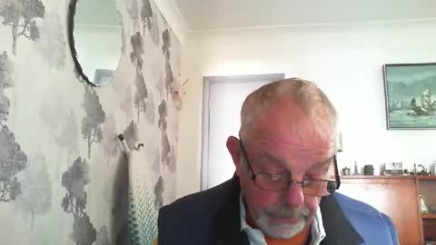 Champers online show from April 25, 2:14 pm