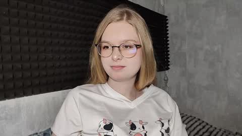 Lia online show from March 2, 7:15 am