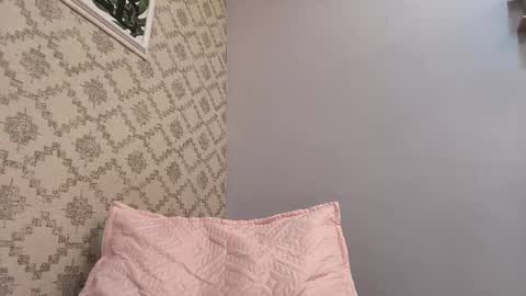 Snapshot of chantal_taylor_ chatting on February 13, 6:15 pm Raquel online show from February 13, 6:15 pm
