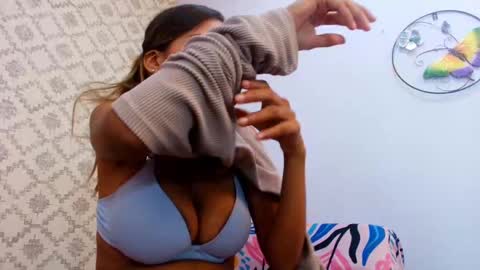 Snapshot of chantal_taylor_ chatting on September 15, 12:06 pm Raquel online show from September 15, 12:06 pm