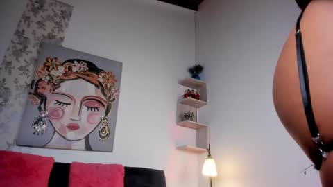 Snapshot of chantall_smith chatting on March 8, 1:57 pm   online show from March 8, 1:57 pm