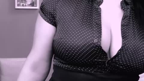 The Queen online show from February 16, 2:21 pm