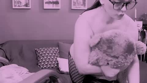 The Queen online show from June 8, 1:28 am