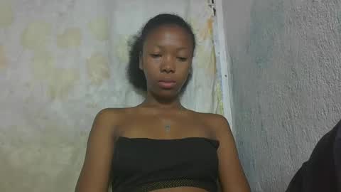chariola0101 online show from February 7, 2:29 am