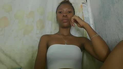 chariola0101 online show from February 10, 10:19 pm