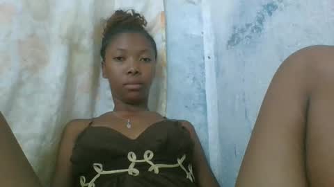 chariola0101 online show from February 14, 11:09 pm