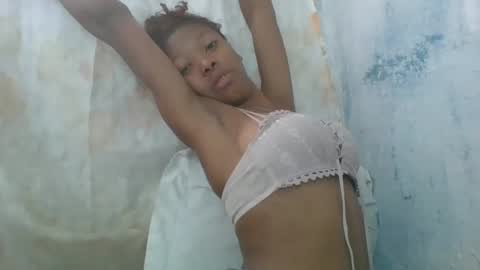 chariola0101 online show from February 14, 11:53 am