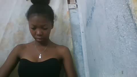 chariola0101 online show from February 15, 11:25 pm