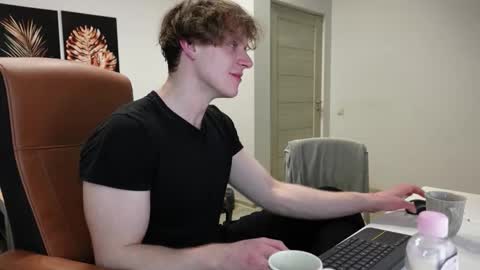 CHARLES DREAMS online show from March 14, 11:42 pm