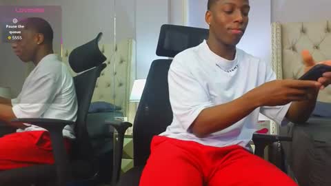 charlesbrown_ online show from November 10, 12:08 pm