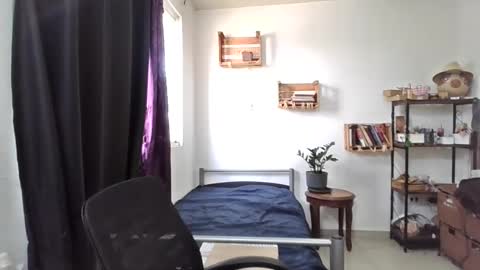 charlott online show from August 3, 6:47 pm