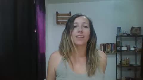 Snapshot of charlot_ponze chatting on October 14, 6:33 pm charlott online show from October 14, 6:33 pm