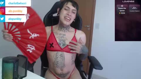 Snapshot of charlotbelucci_ chatting on October 6, 5:53 pm Ale punky online show from October 6, 5:53 pm