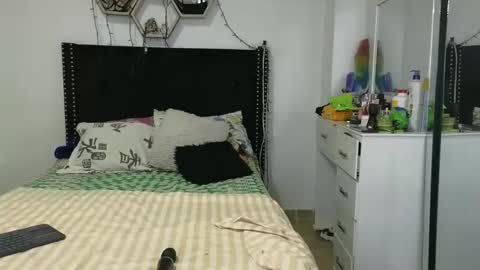 charlotte_027 online show from June 5, 5:57 am