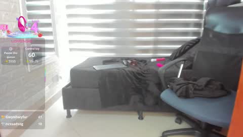 Snapshot of charlotte__g chatting on February 25, 6:33 pm charlotte online show from February 25, 6:33 pm