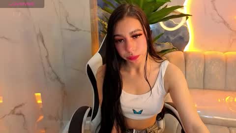 Snapshot of charlotte_collins_tx chatting on October 24, 1:45 pm Pretty Charlotte online show from October 24, 1:45 pm